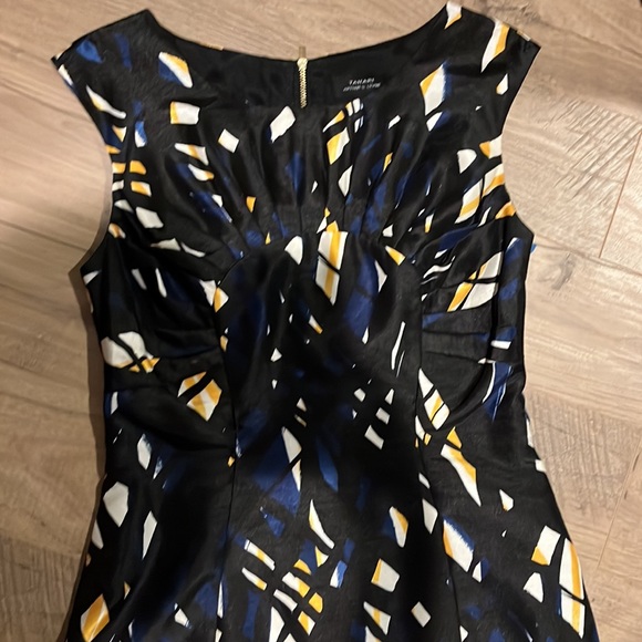 TAHARI Arthur S. Levine size 4 Dress Abstract Blue Black Yellow off white design - Picture 3 of 4